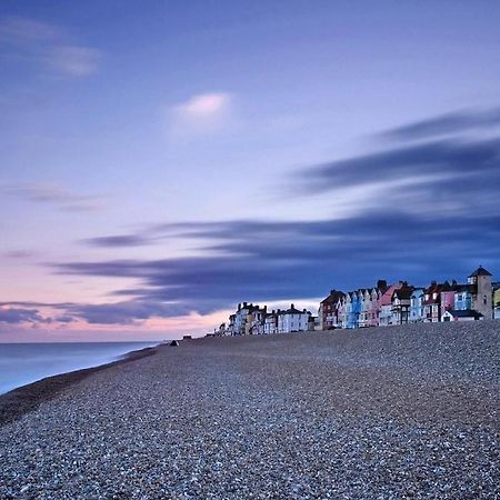 Beautiful Immaculate Aldeburgh Cottage, Sunny Outdoor Space, Free Parking - Easy Walk To Beach & Town Exterior foto